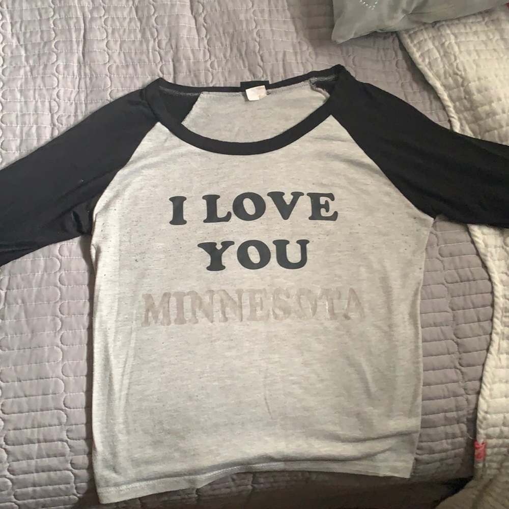 Long sleeve rue 21 size M. Used in good condition